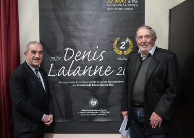 Jean Gachassin, président de la Fédération Française de Tennis, et Denis Lalanne, journaliste ô combien émérite, posent devant l’affiche de la deuxième édition du Prix. C’est parti pour une nouvelle aventure !