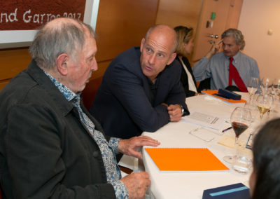 Échange d’arguments avant la décision finale. On peut admirer les conciliabules entre Denis Lalanne et Guy Forget, entre Géraldine Pons et Alain Frachon.