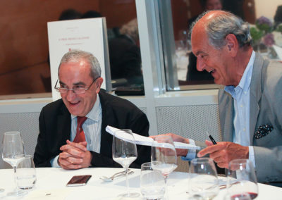 Savoir travailler sérieusement sans se prendre au sérieux ! Un vieil adage qui fait le bonheur de Jean Gachassin et d’Alain Deflassieux, l’ancien suiveur aux quarante-trois tournois de Roland-Garros !