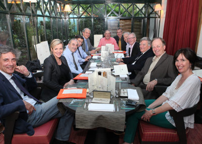 On dira plus tard qu’ils étaient douze ! De gauche à droite, on reconnaît d’Édouard-Vincent Caloni, Céline Géraud, Jean Gachassin, Antoine Sire, Alain Deflassieux, Denis Lalanne, Christophe Penot, Jean Couvercelle, Jean-Paul Loth, Jean Glavany, Patrice Clerc et Sylvie Poulain de Ligt.