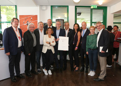 Derniers sourires pour la photographie officielle. Le 5e Prix Denis-Lalanne est désormais entré dans l’histoire de Roland-Garros.