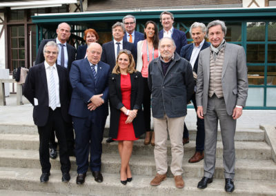 La photographie officielle pour commencer ! On peut reconnaître, de gauche à droite, Christophe Penot, Guy Forget, Christine Hanquet, Bernard Giudicelli, Géraldine Pons, Daniel Chausse, Jean-François Vilotte, Nathalie Ricard Deffontaine, Philippe Peyrat, Denis Lalanne, Alain Frachon et Patrick de Carolis, invité d’honneur de cette septième édition.