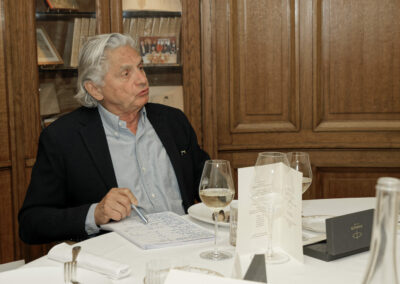 Alain Frachon ferait-il, lui aussi, opposition ? Une manière de marquer son territoire.